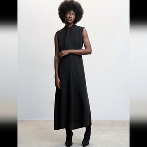 Elegant Black Sleeveless Dress With Bow